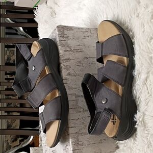 KURU Cloud Coda Muse Black  Strap Sandals 11M Plantar Fascitis Arch Support